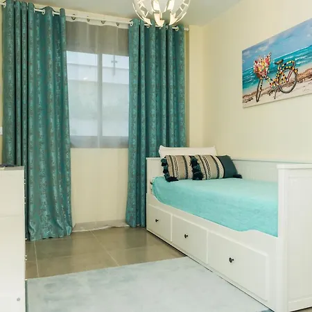 Sea And Mountain View Apartment